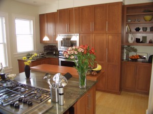 Medium wood kitchen