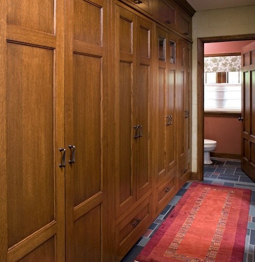 Guest Blogger: Pros & Cons of Installing Your Own Wardrobe