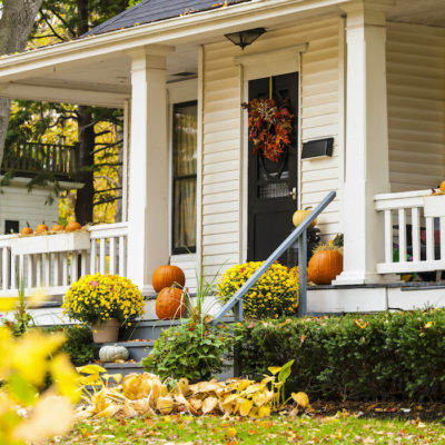 5 Ways to keep up your home’s curb appeal… even in the Winter!
