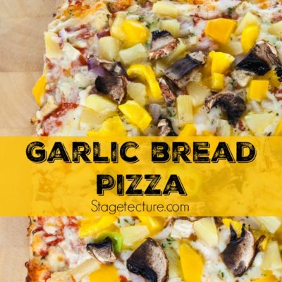 Super Bowl Food: Easy Chicken Parmesan Garlic Bread Pizza Recipe