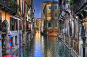 UGallery_Venice Canal_Stagetecture