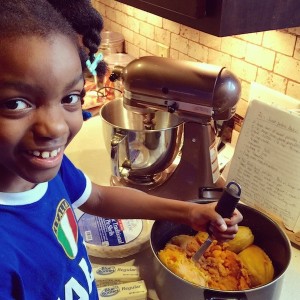 Stagetecture_HappierHolidays_Rellie Baking