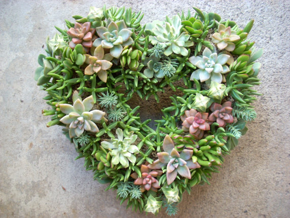 wedding-flowers-succulent-arrangements-wedding-wreath